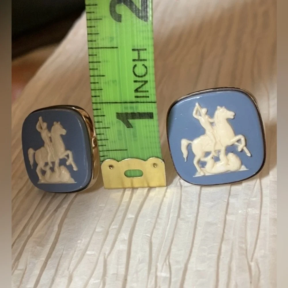 Wedgewood Style Cameo cufflinks - Picture 6 of 8
